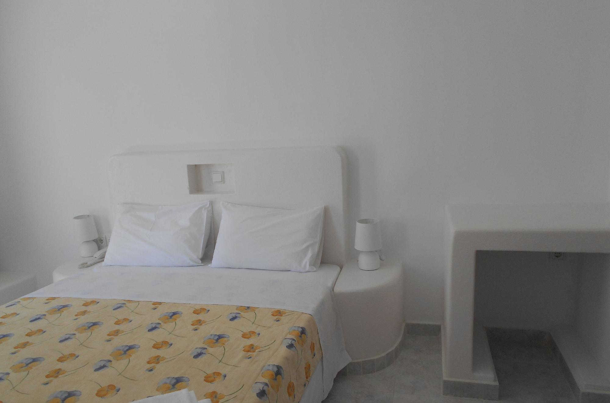 Black Sand Apartments Kamari  Ngoại thất bức ảnh