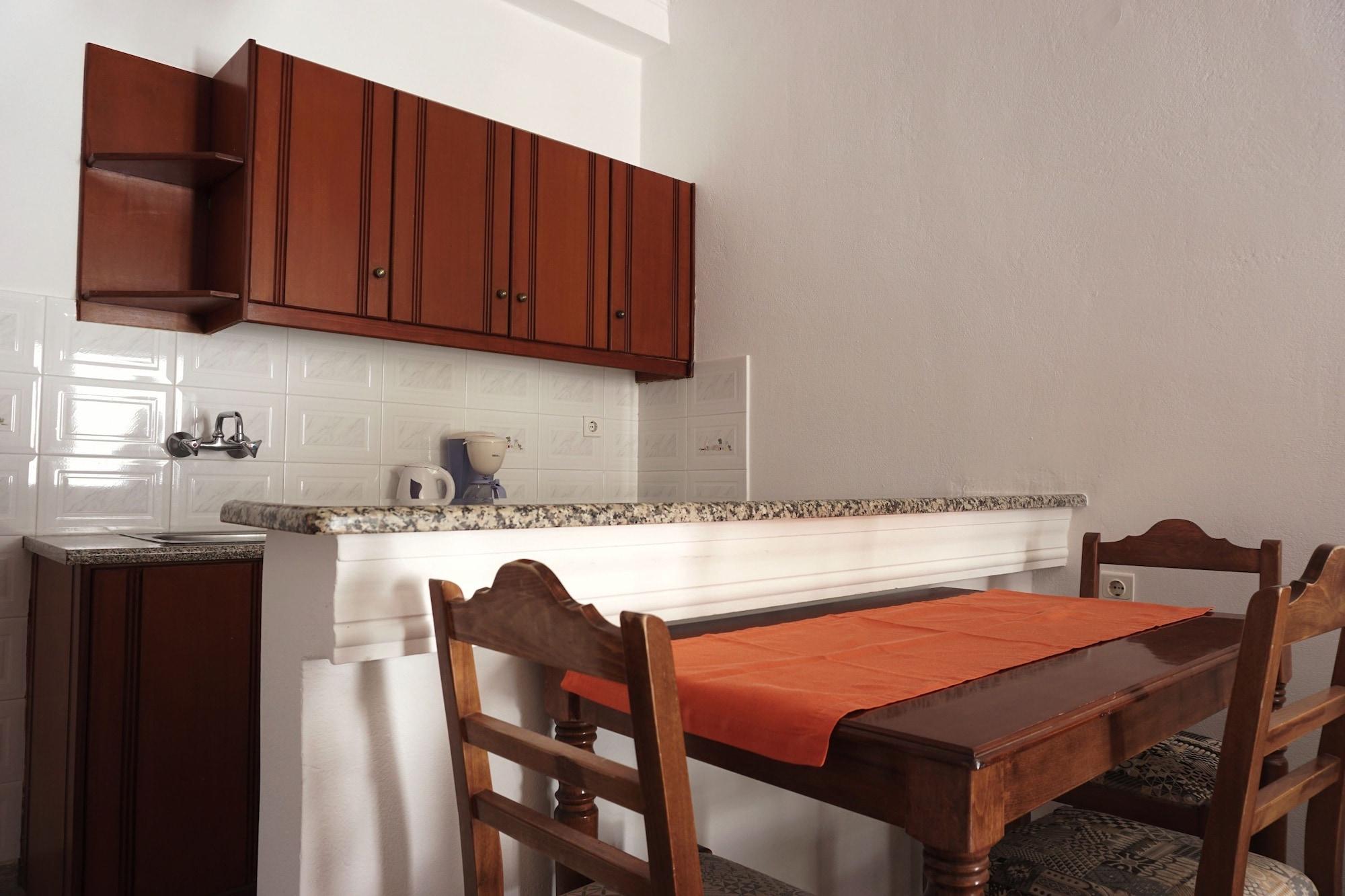 Black Sand Apartments Kamari  Ngoại thất bức ảnh
