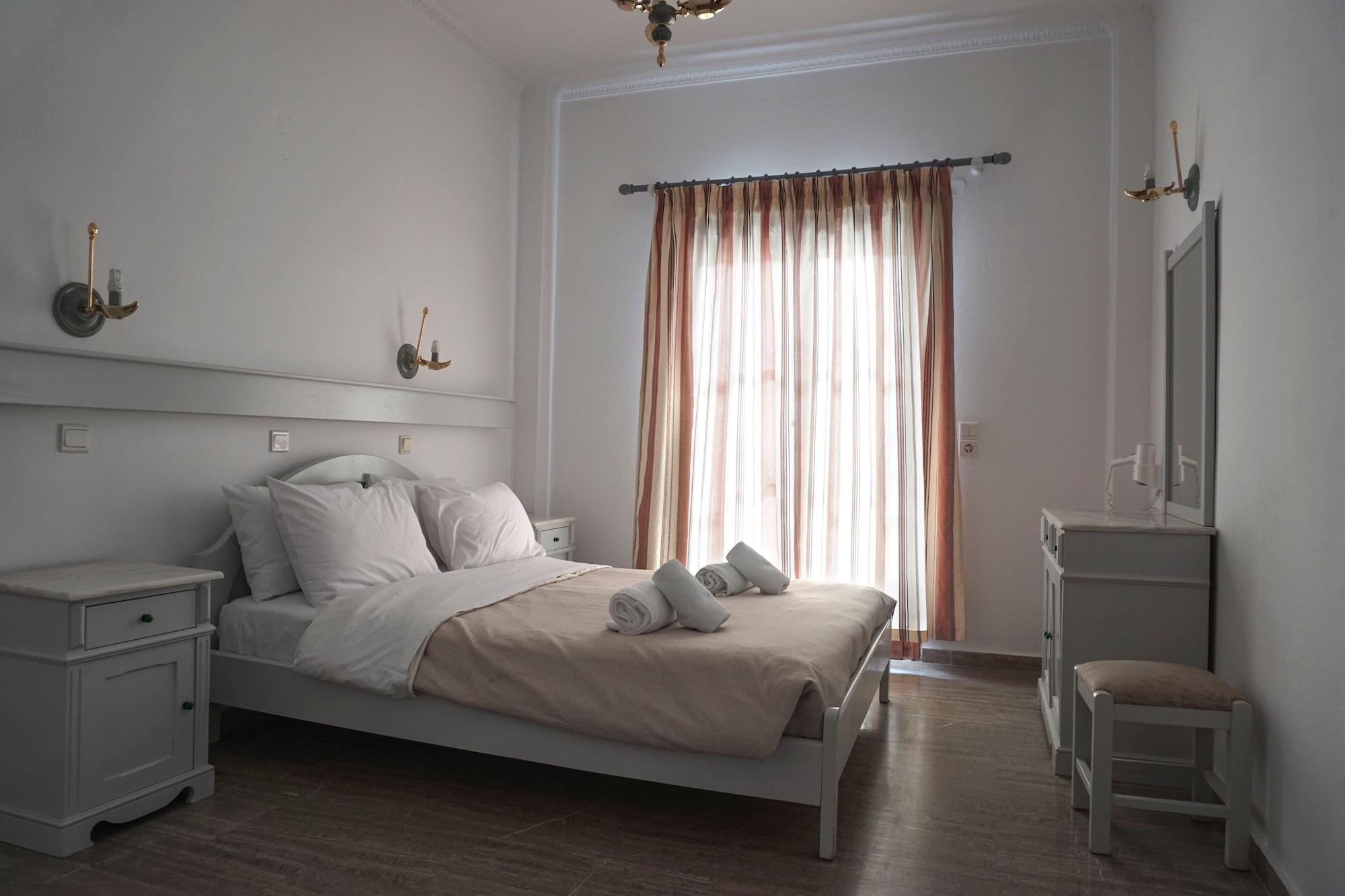 Black Sand Apartments Kamari  Ngoại thất bức ảnh